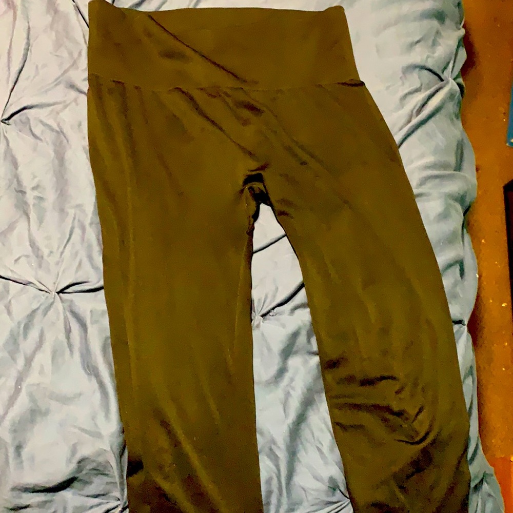 Black leggings size XL